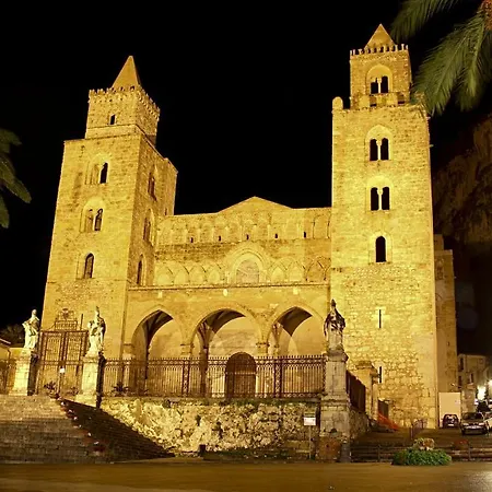 Casa Panoramica Santa Lucia チェファル
